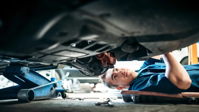 DOT 3 and DOT 4 Brake Fluid: What’s the Difference?