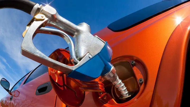 How To: How Does Synthetic Motor Oil Increase Fuel Economy?